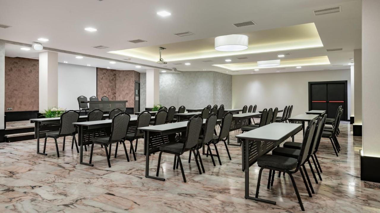 皇家公园酒店 雷阿尔城 外观 照片
